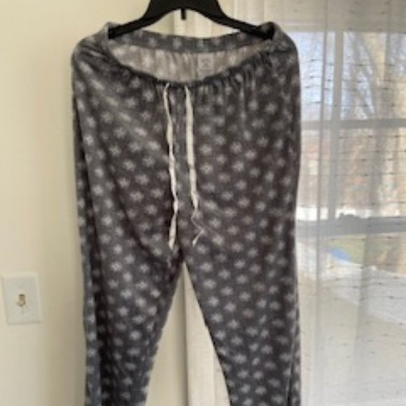 Snowflake pajamas - Picture 3 of 4